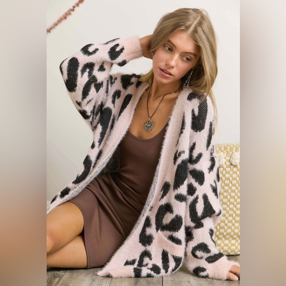 S37-Fuzzy Leopard Cardigan